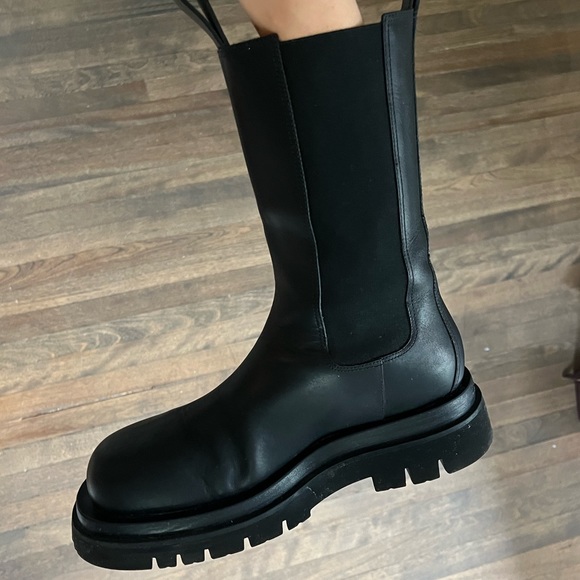 Bottega Vaneta Lug Boot - Picture 5 of 7